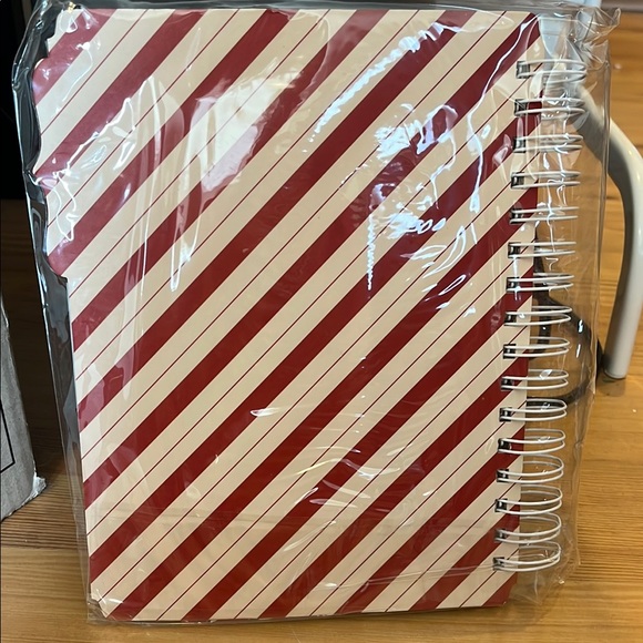 Heidi Swapp Red and White Striped Memory Album - Picture 2 of 3